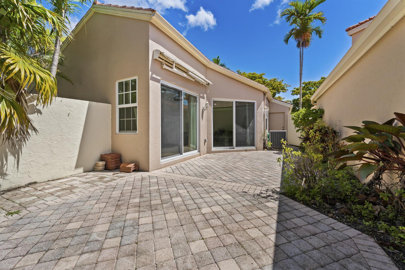 15 Via Carrara, Palm Beach Gardens FL 33418 photo 4