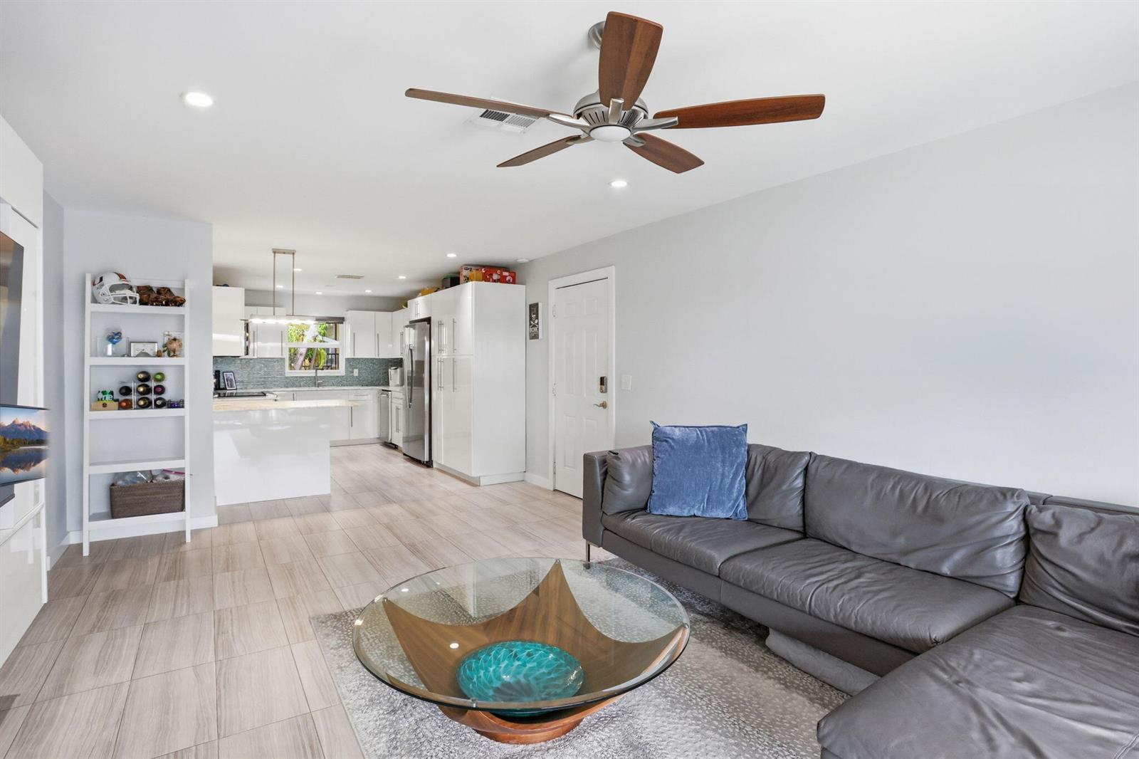 807 NE 1st Street # 6w, Delray Beach FL 33483 photo 4