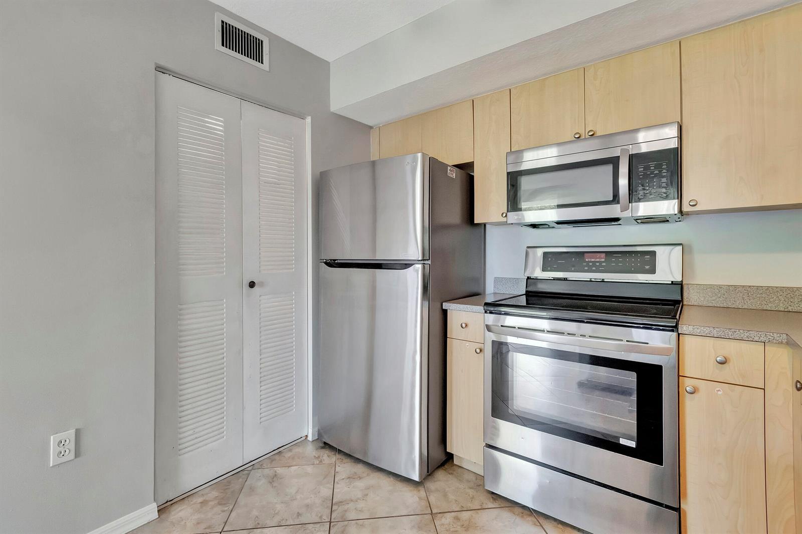 116 Villa Circle # 116, Boynton Beach FL 33435 photo 4