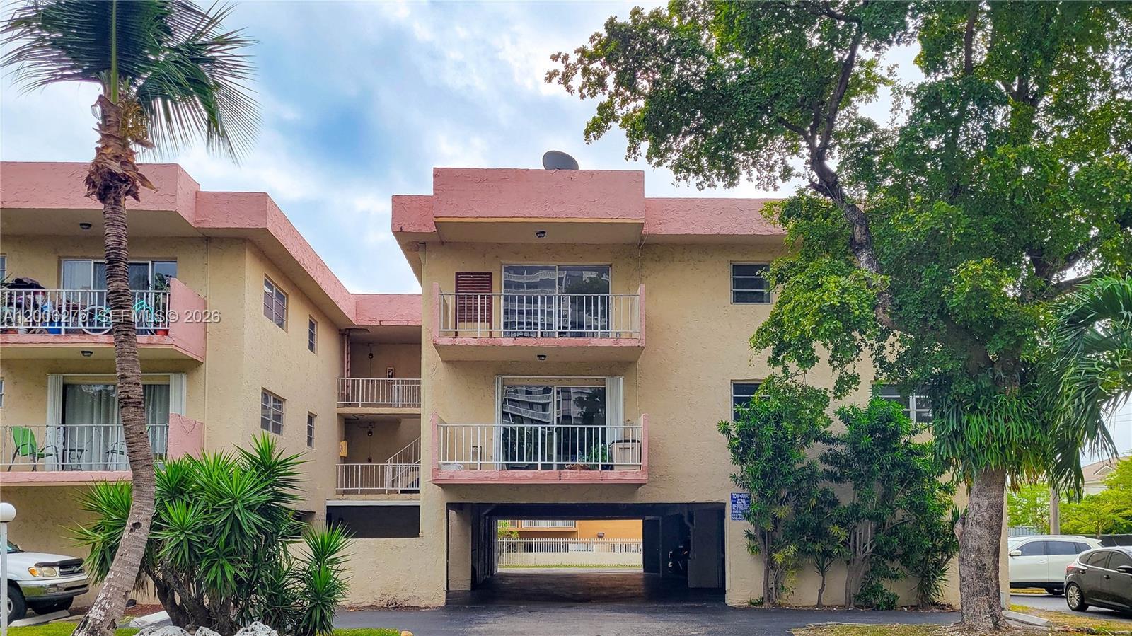 3522 NE 171st St # 308, North Miami Beach FL 33160