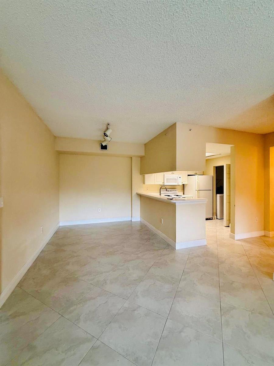 2917 Tuscany Court # 204, Palm Beach Gardens FL 33410 photo 2