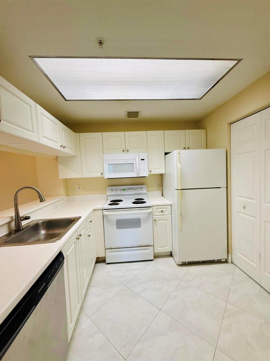 2917 Tuscany Court # 204, Palm Beach Gardens FL 33410 photo 4