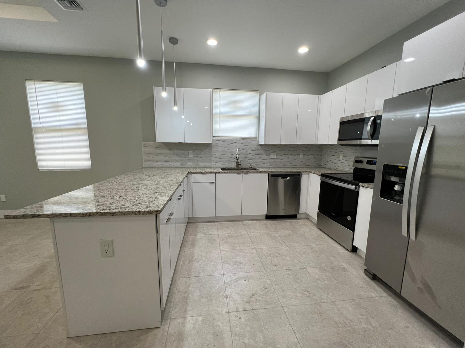 227 N E Street, FL 33460 photo 4