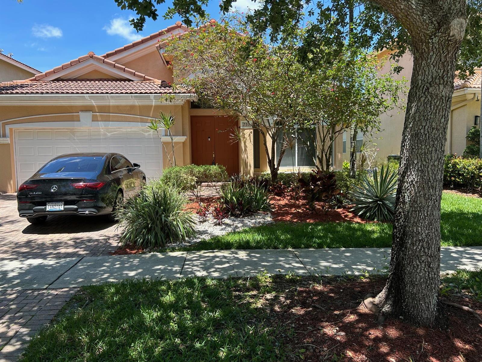 759 Gazetta Way, West Palm Beach FL 33413 photo 3