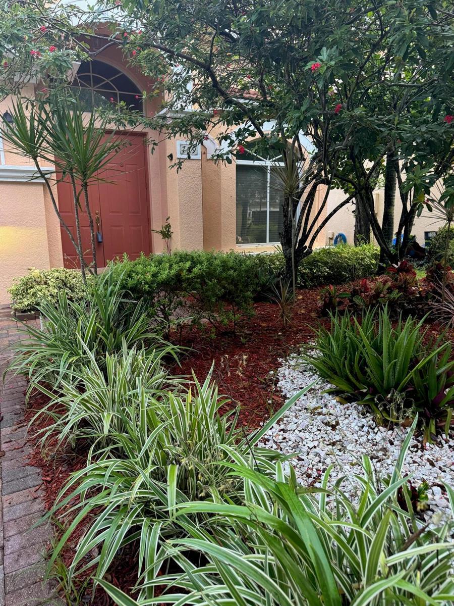 759 Gazetta Way, West Palm Beach FL 33413 photo 4