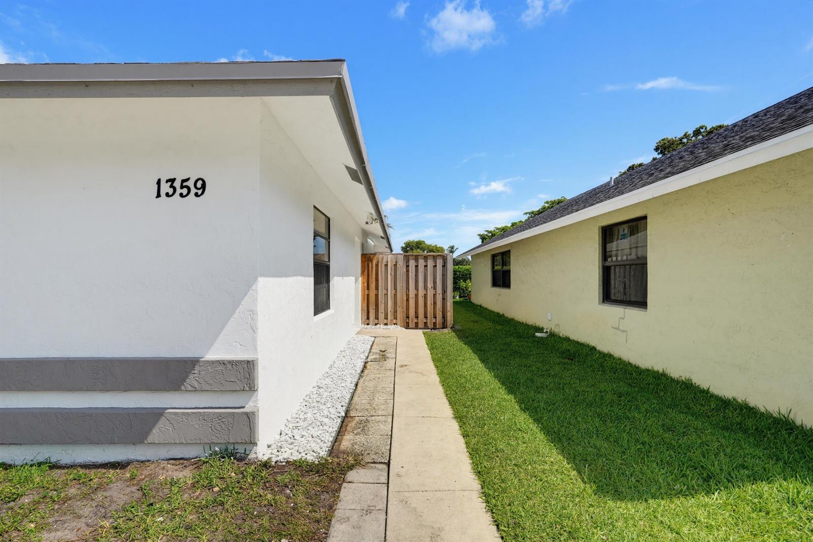 1359 Pines Lane, West Palm Beach FL 33415 photo 4