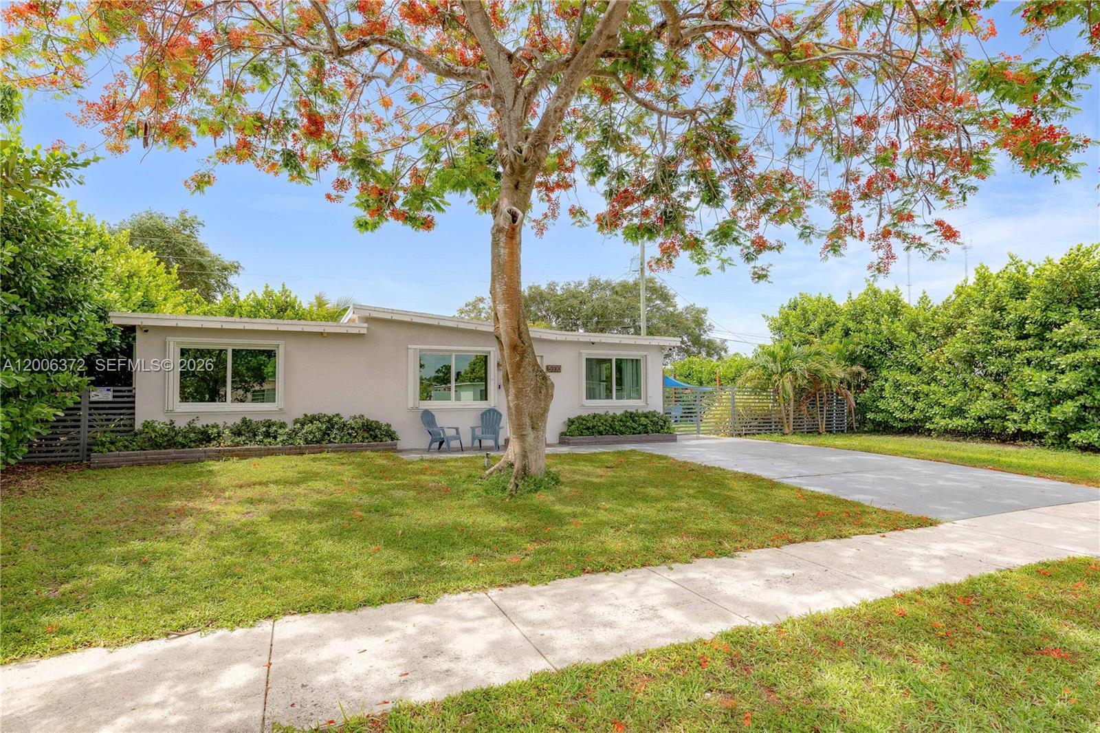5710 SW 40th Ct, West Park FL 33023 photo 2
