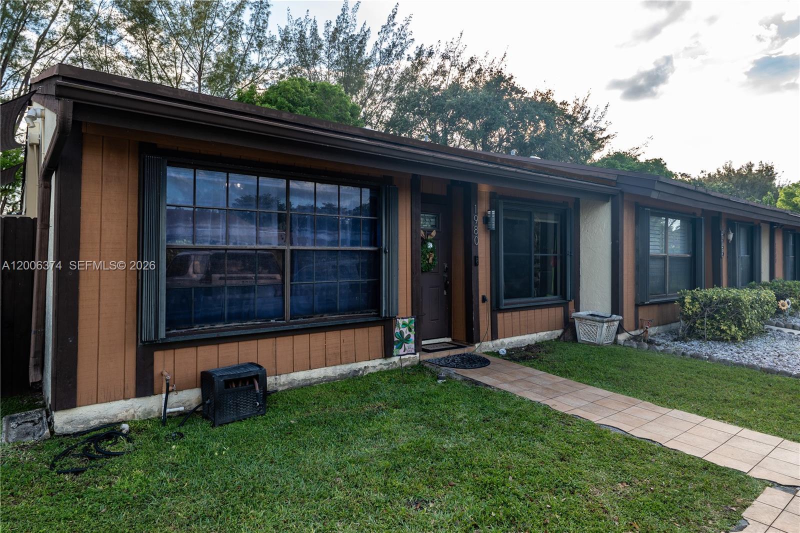 1980 Seagrape Ave, Pembroke Pines FL 33026