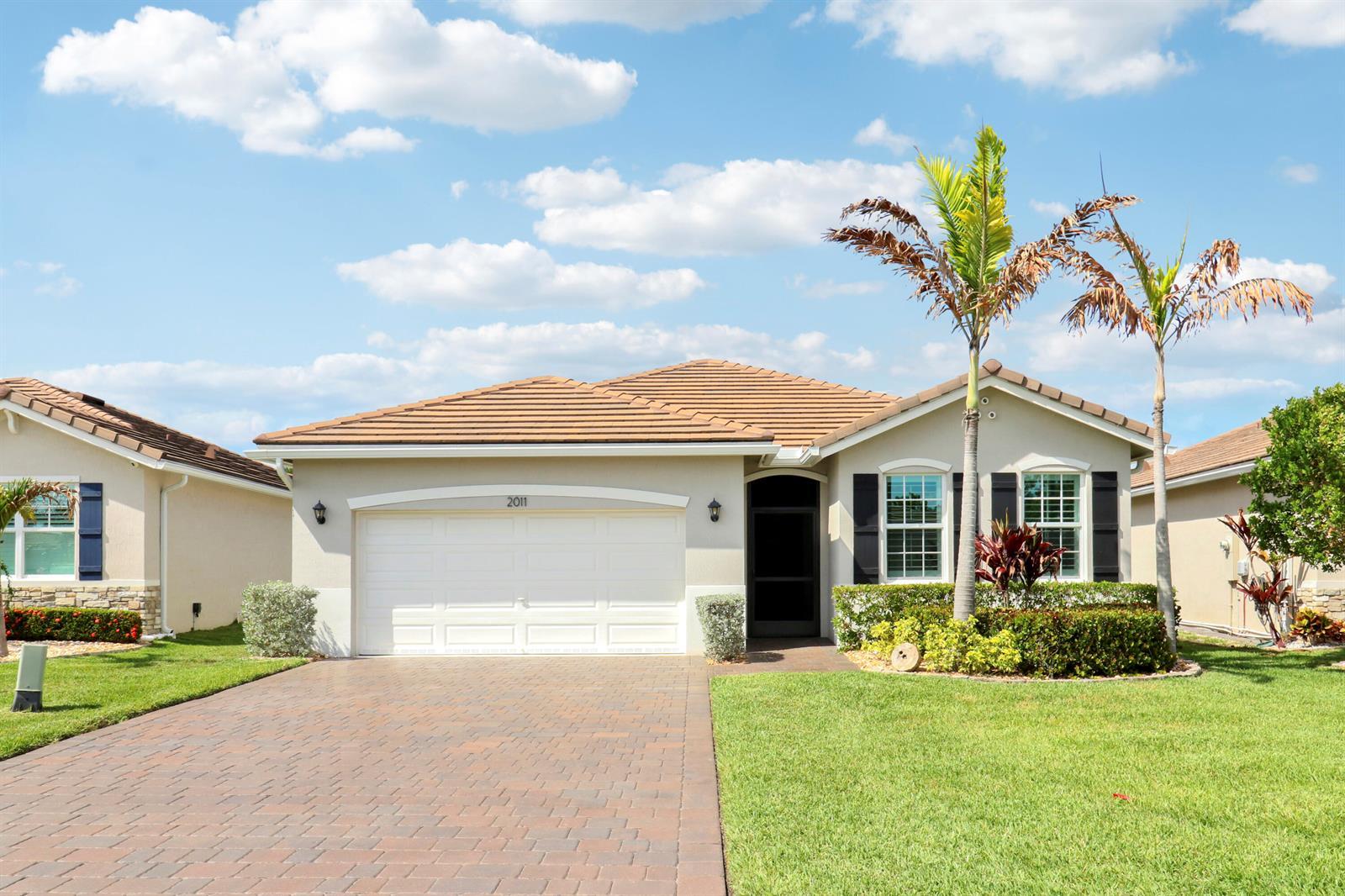 2011 NW Golden Oak Trail, Jensen Beach FL 34957 photo 2