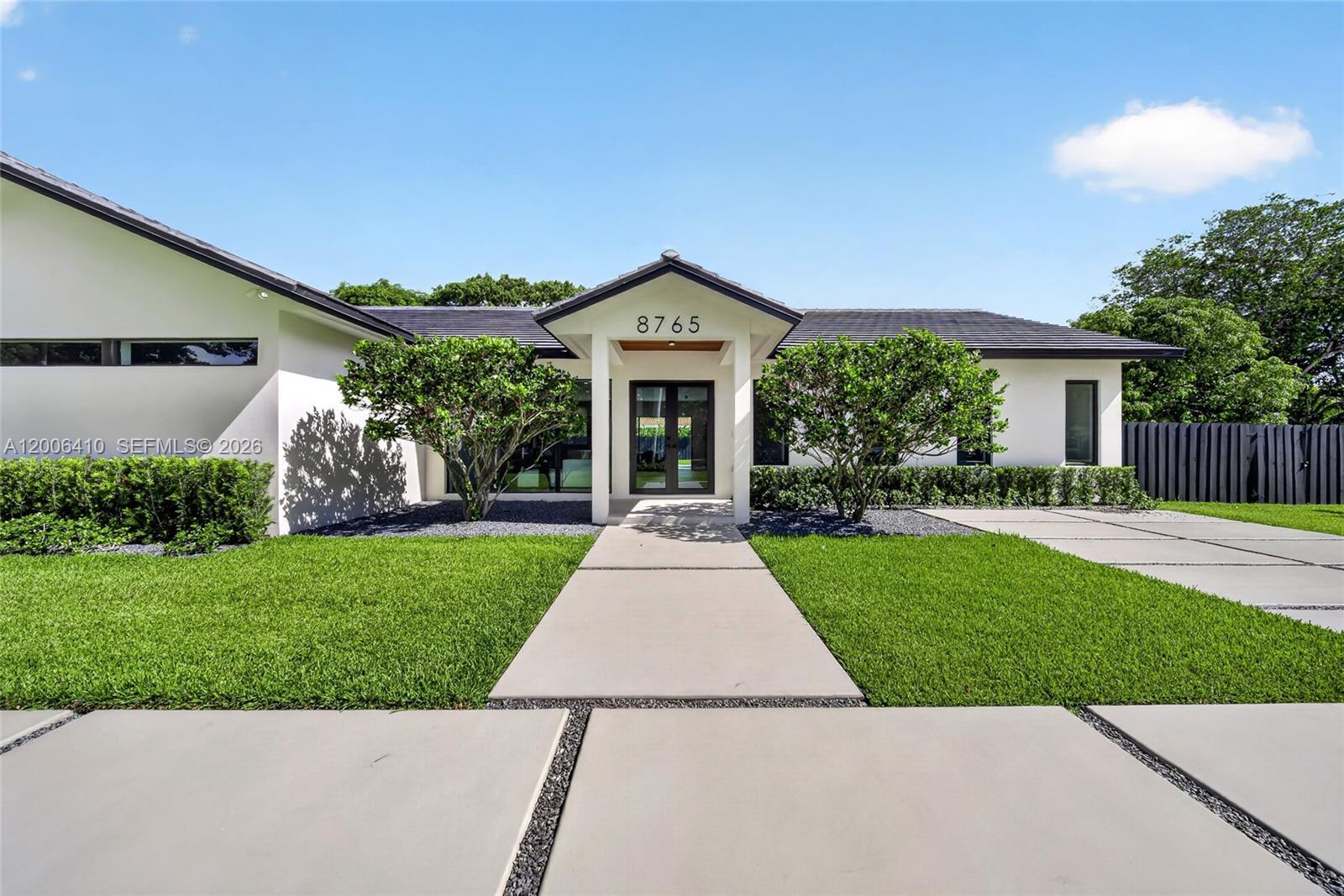 8765 SW 175th St, Palmetto Bay FL 33157
