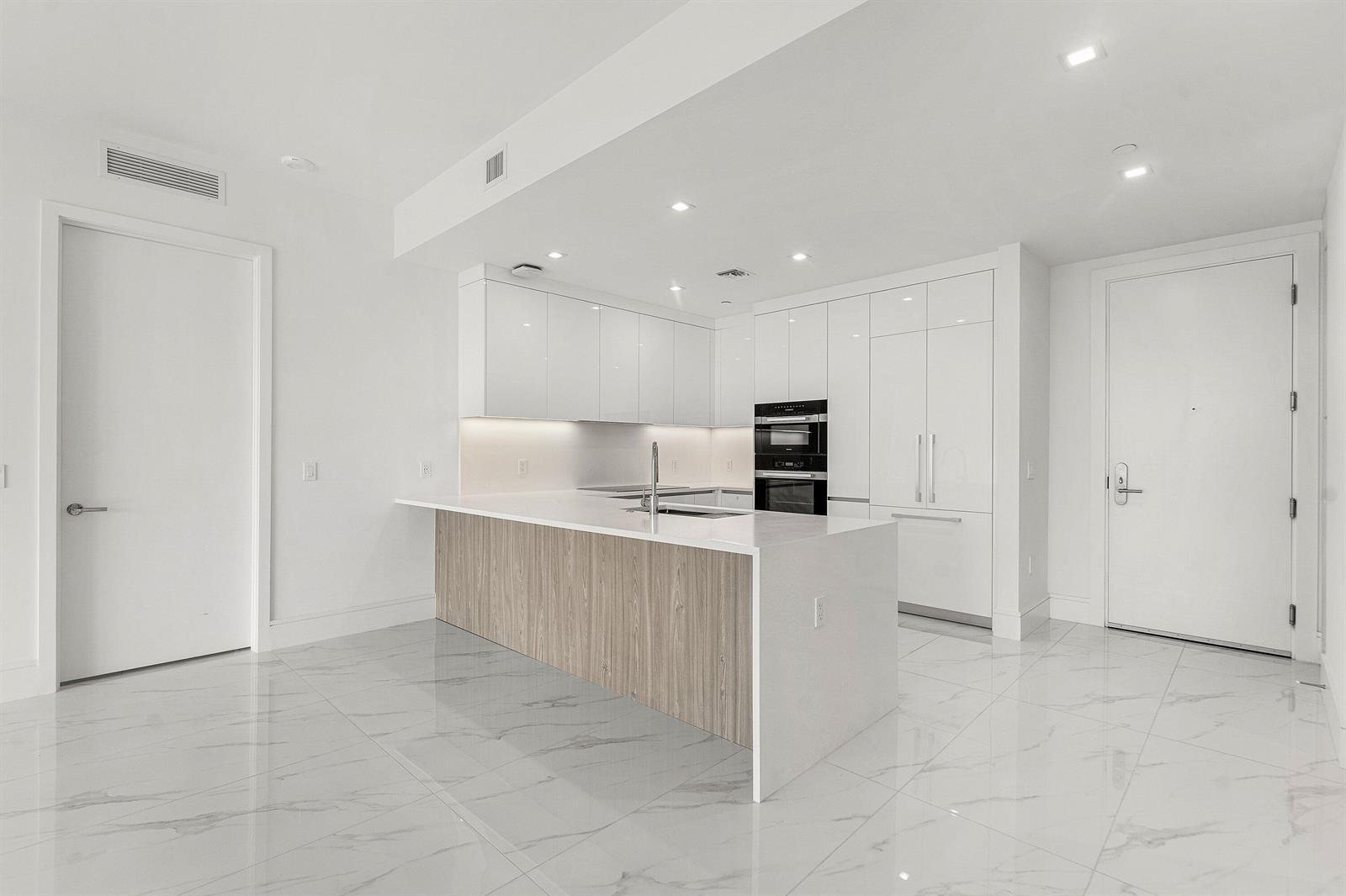 220 Lake Shore Drive # 1015, Lake Park FL 33403 photo 3