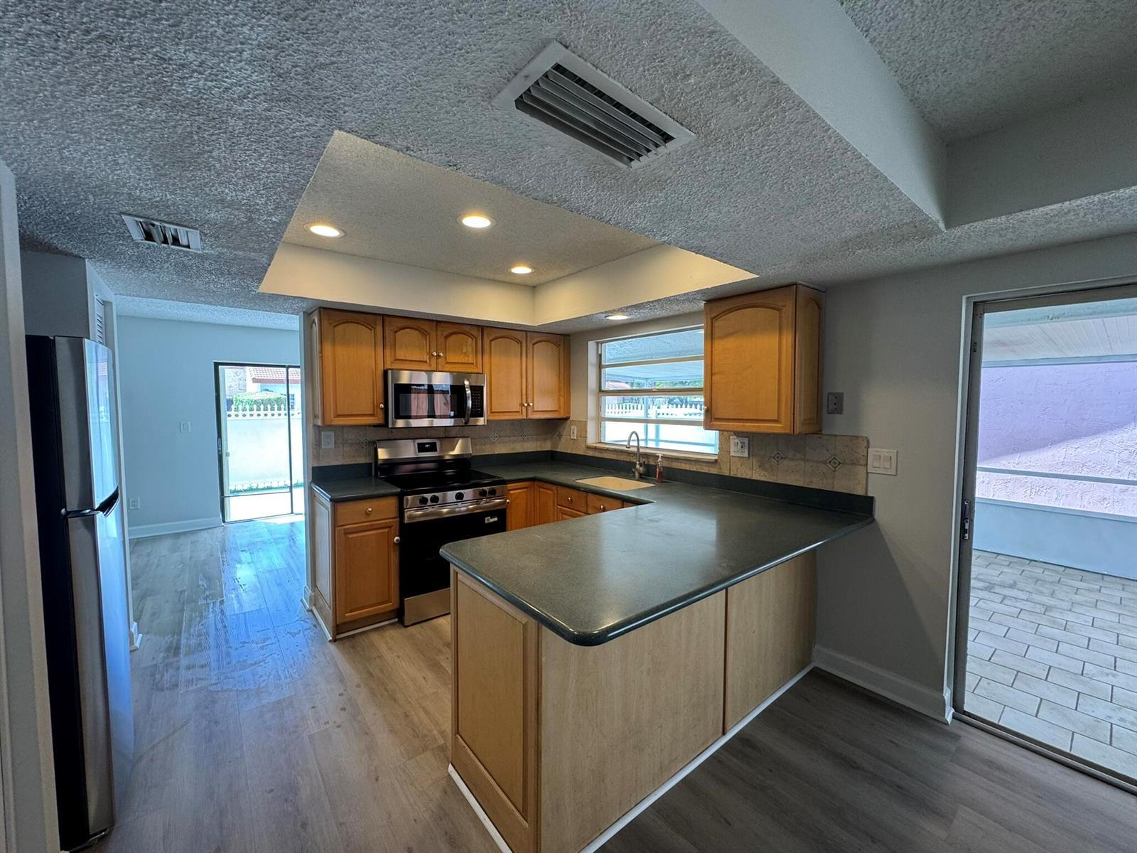 8917 SW Grand Canal Drive, Miami FL 33174 photo 2