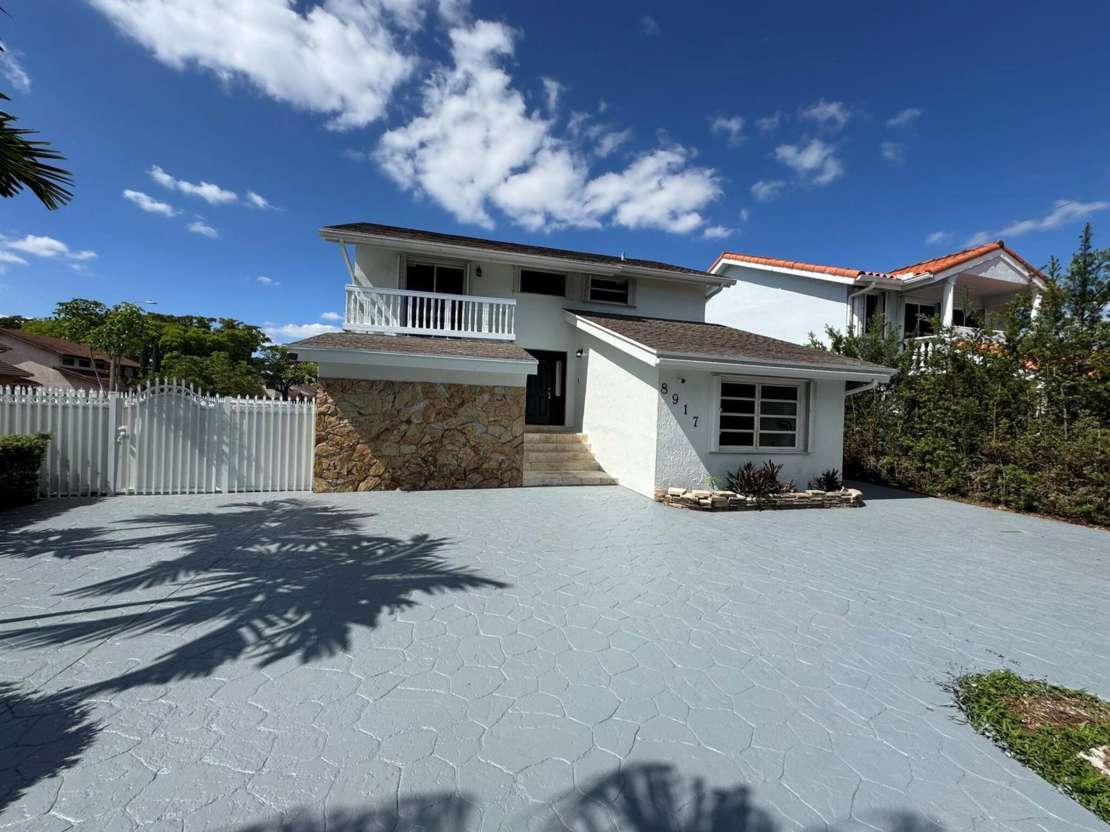 8917 SW Grand Canal Drive, Miami FL 33174 photo 4