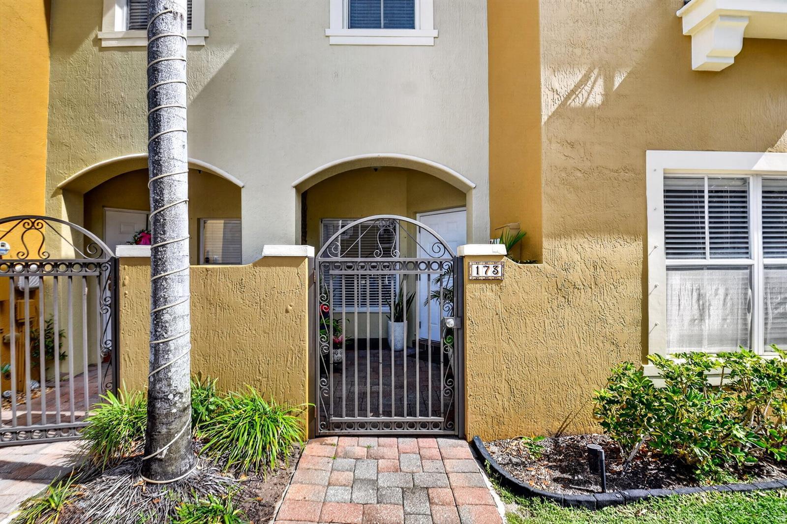 173 Lake Monterey Circle, Boynton Beach FL 33426