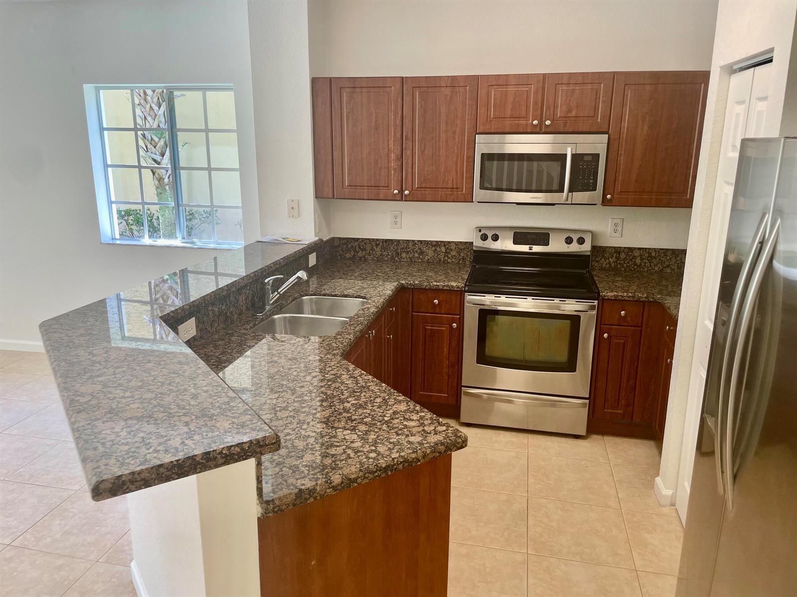 5156 SE Mariner Garden Circle, Stuart FL 34997 photo 4