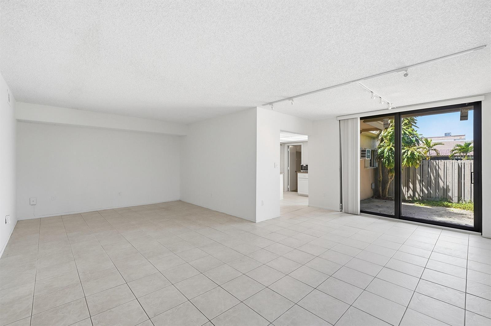 20615 NE 7th Court, Miami FL 33179 photo 3