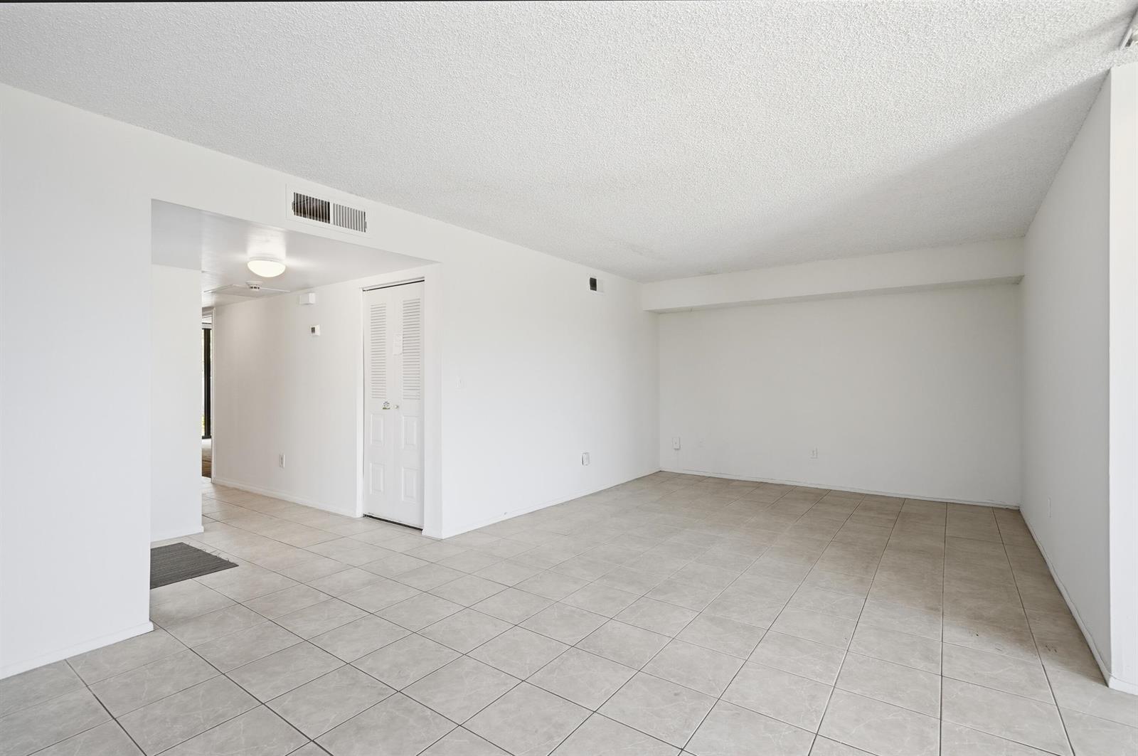 20615 NE 7th Court, Miami FL 33179 photo 5