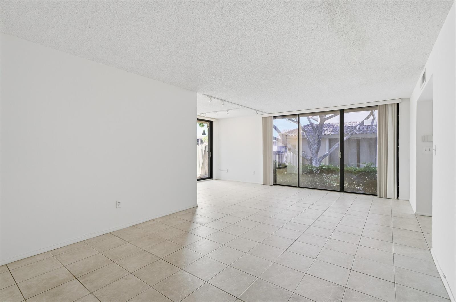 20615 NE 7th Court, Miami FL 33179 photo 4