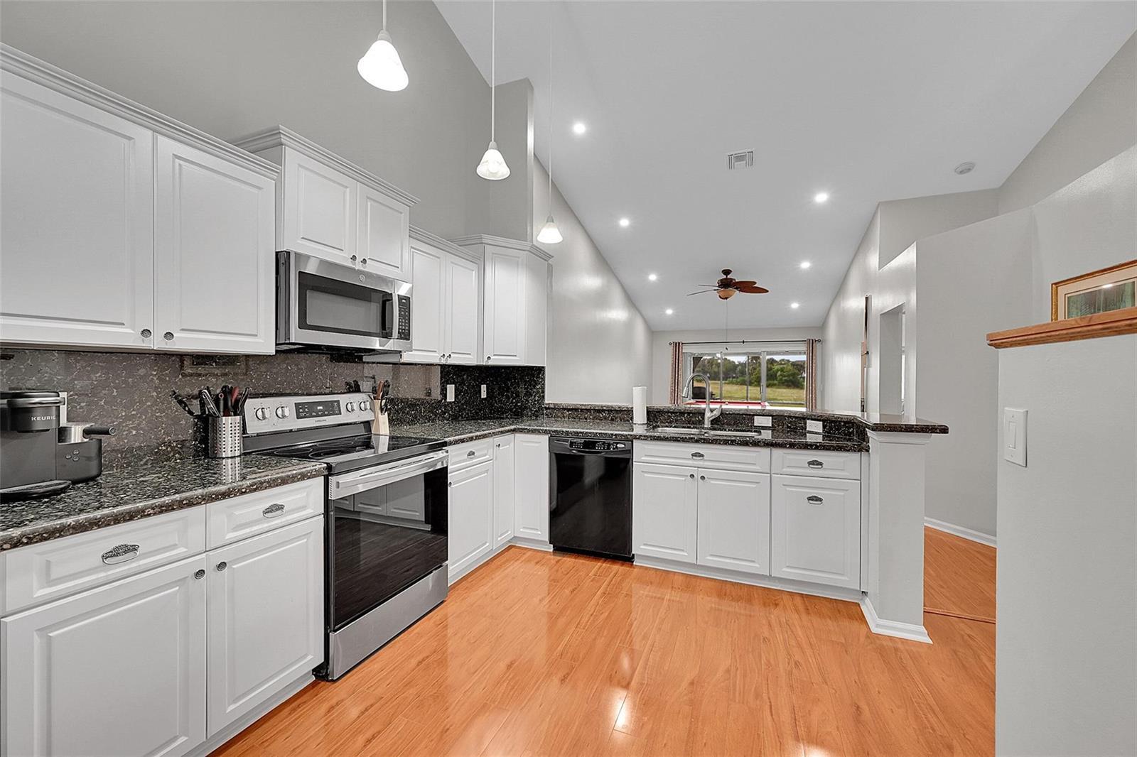 7428 S Pinewalk Dr # 4, Margate FL 33063 photo 3