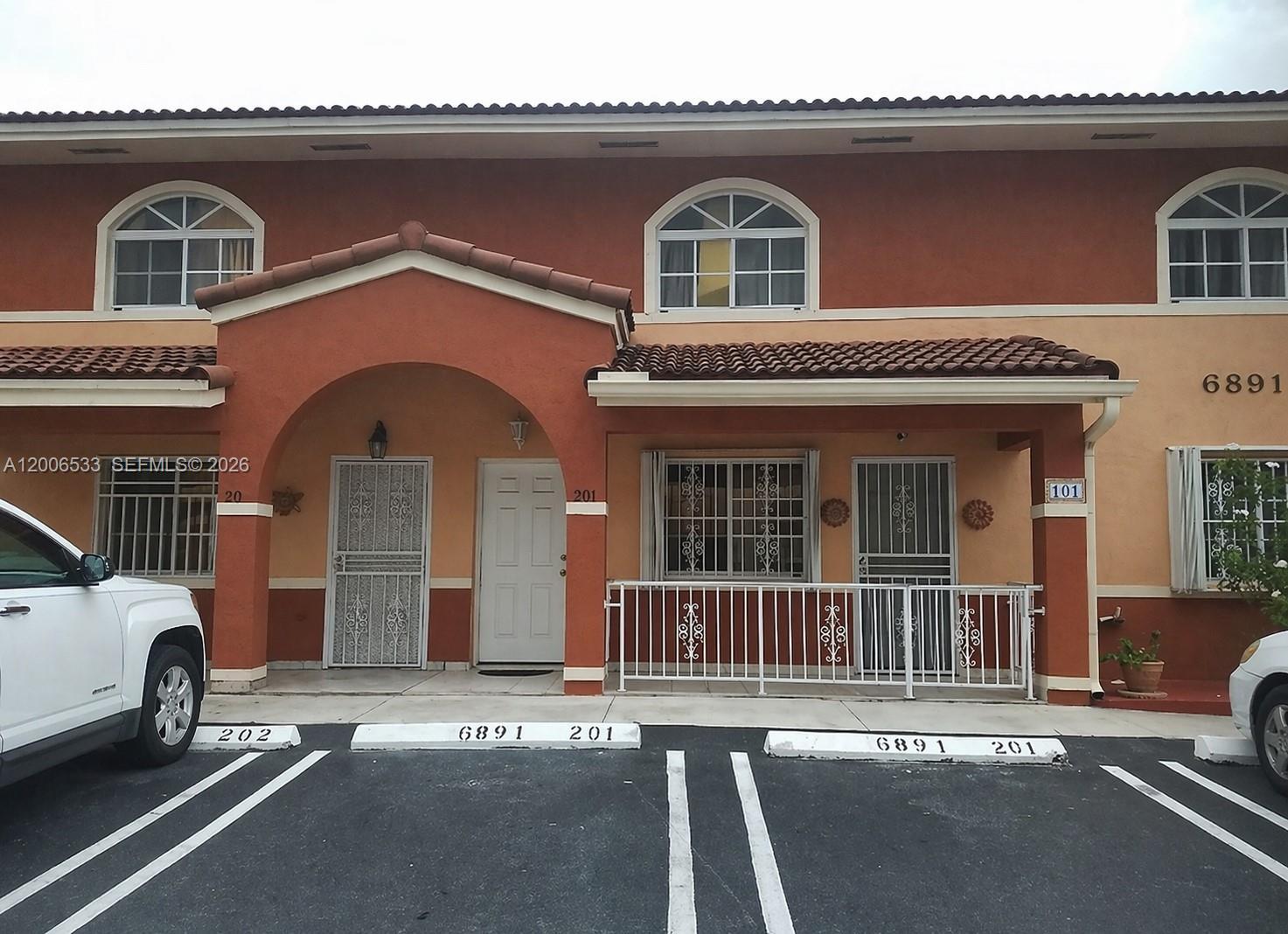 6891 W 36th Ave # 201, Hialeah FL 33018