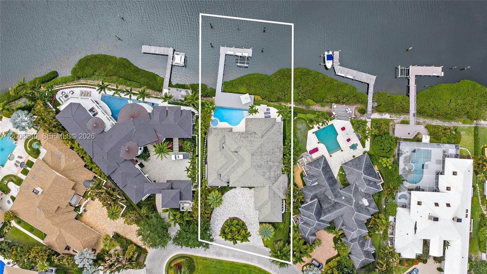 121 Commodore Dr, Jupiter FL 33477