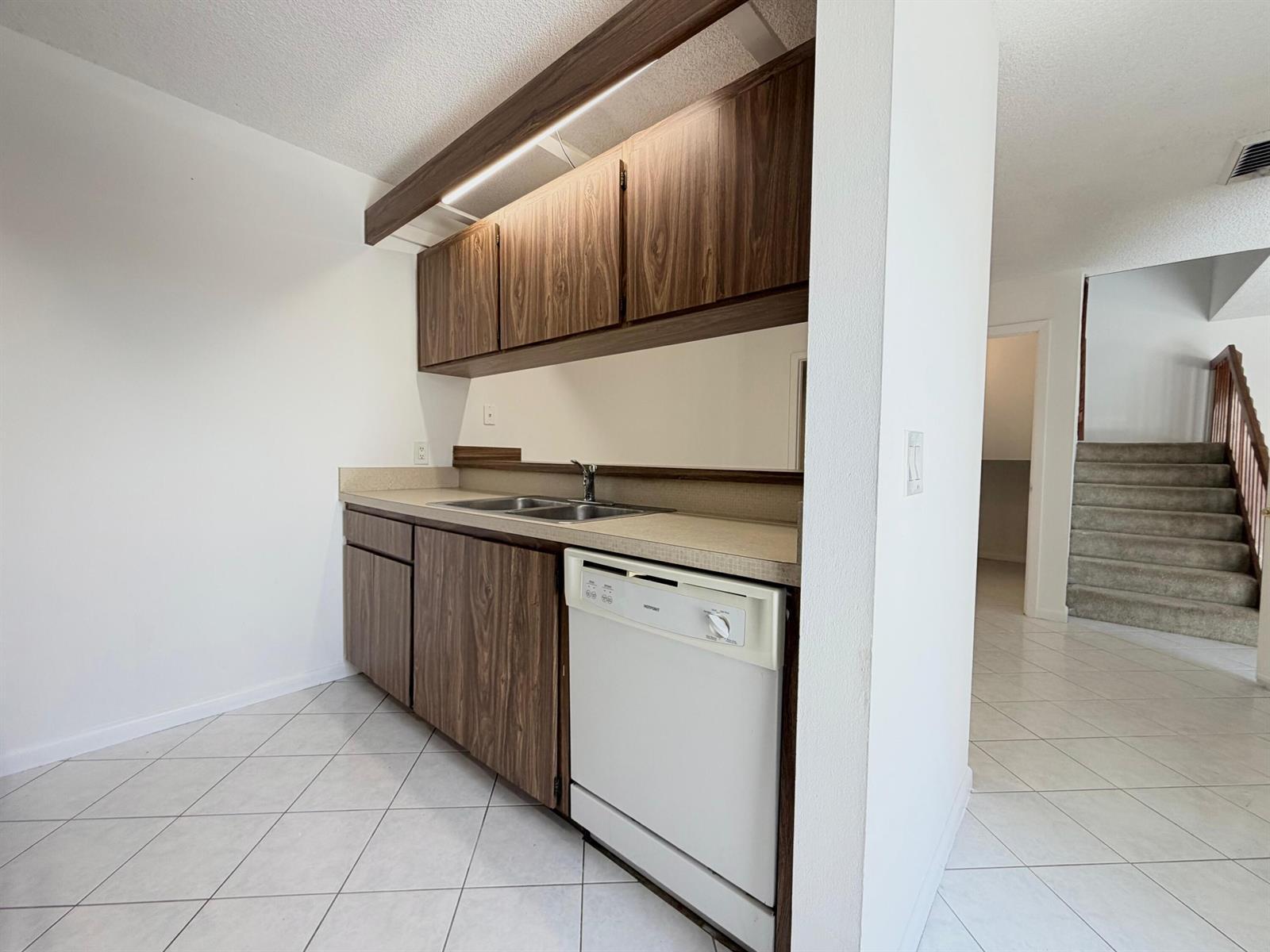 5512 55th Way, West Palm Beach FL 33409 photo 3