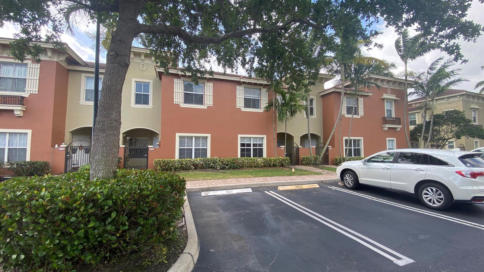 278 Lake Monterey Circle, Boynton Beach FL 33426