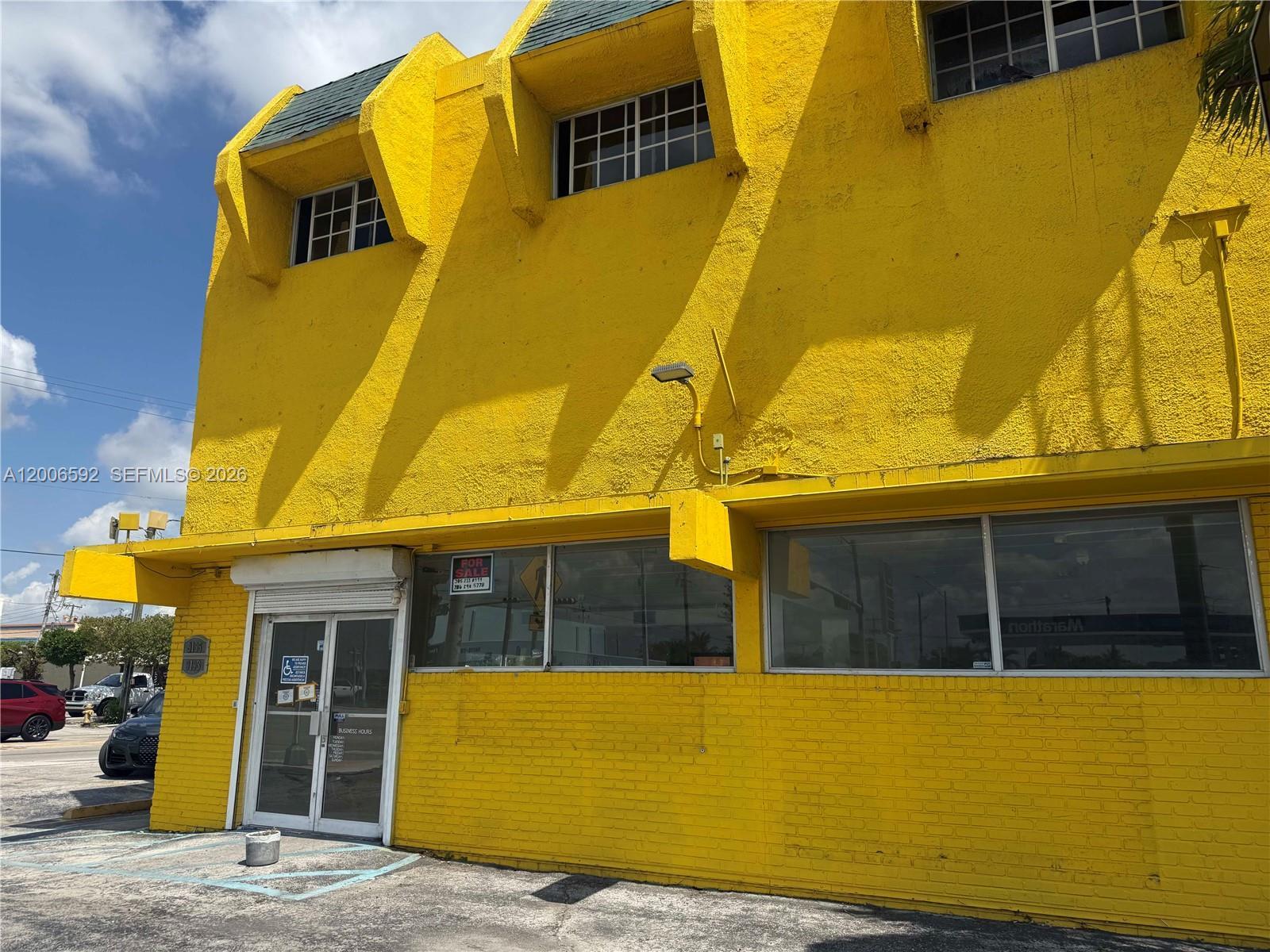 9193 SW 40th St, Miami FL 33165