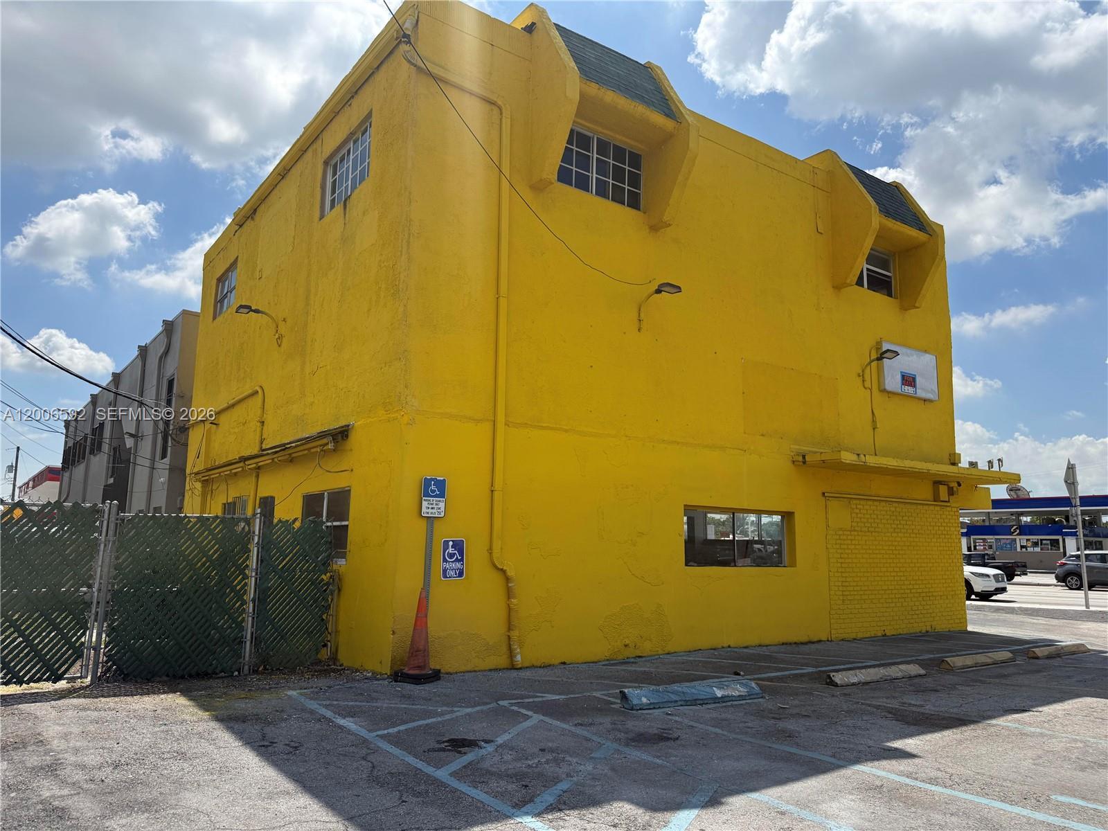 9193 SW 40th St, Miami FL 33165 photo 4