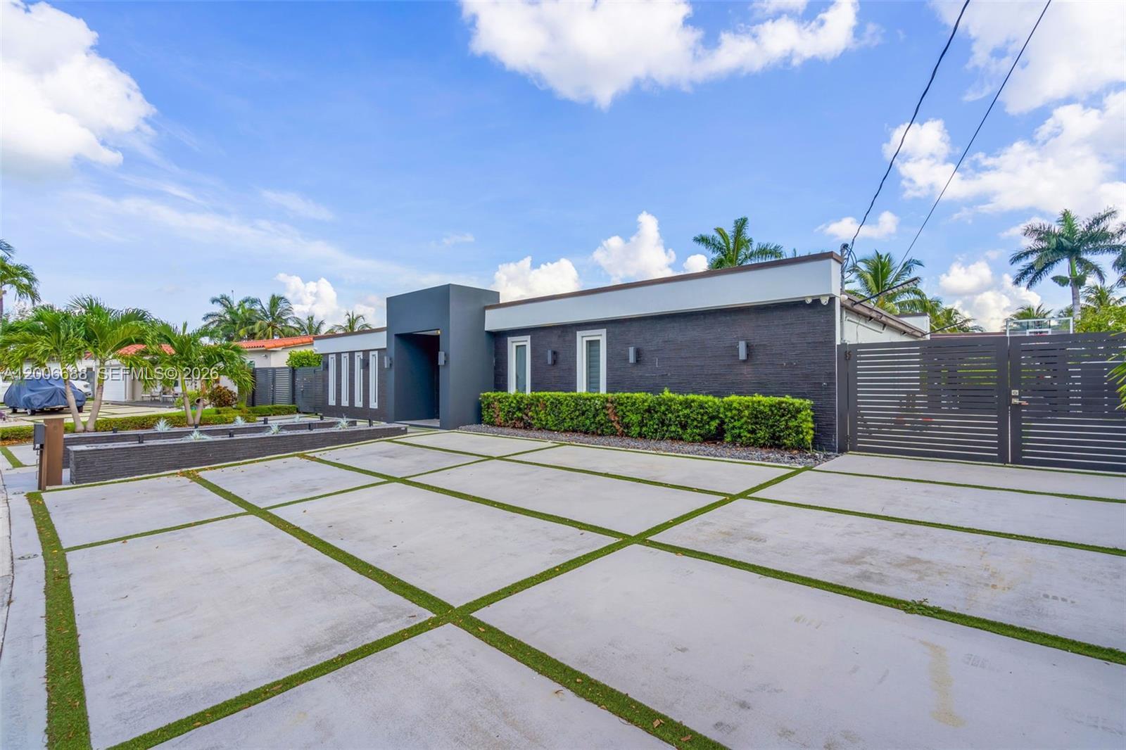 8241 NW 182nd St, Hialeah FL 33015 photo 3