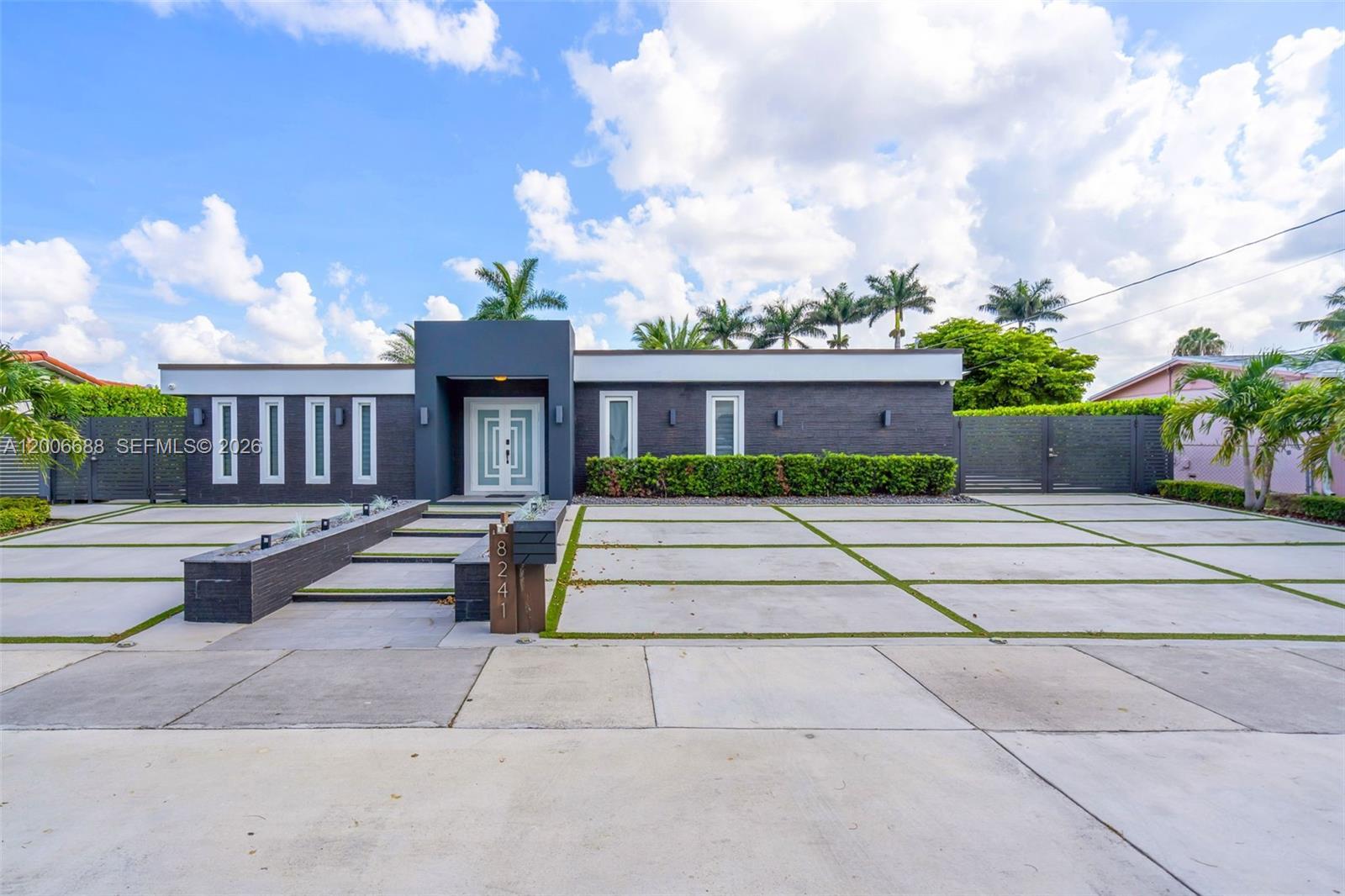 8241 NW 182nd St, Hialeah FL 33015
