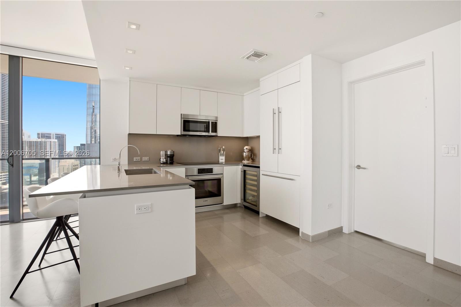 68 SE 6th St # 2701, Miami FL 33131 photo 4