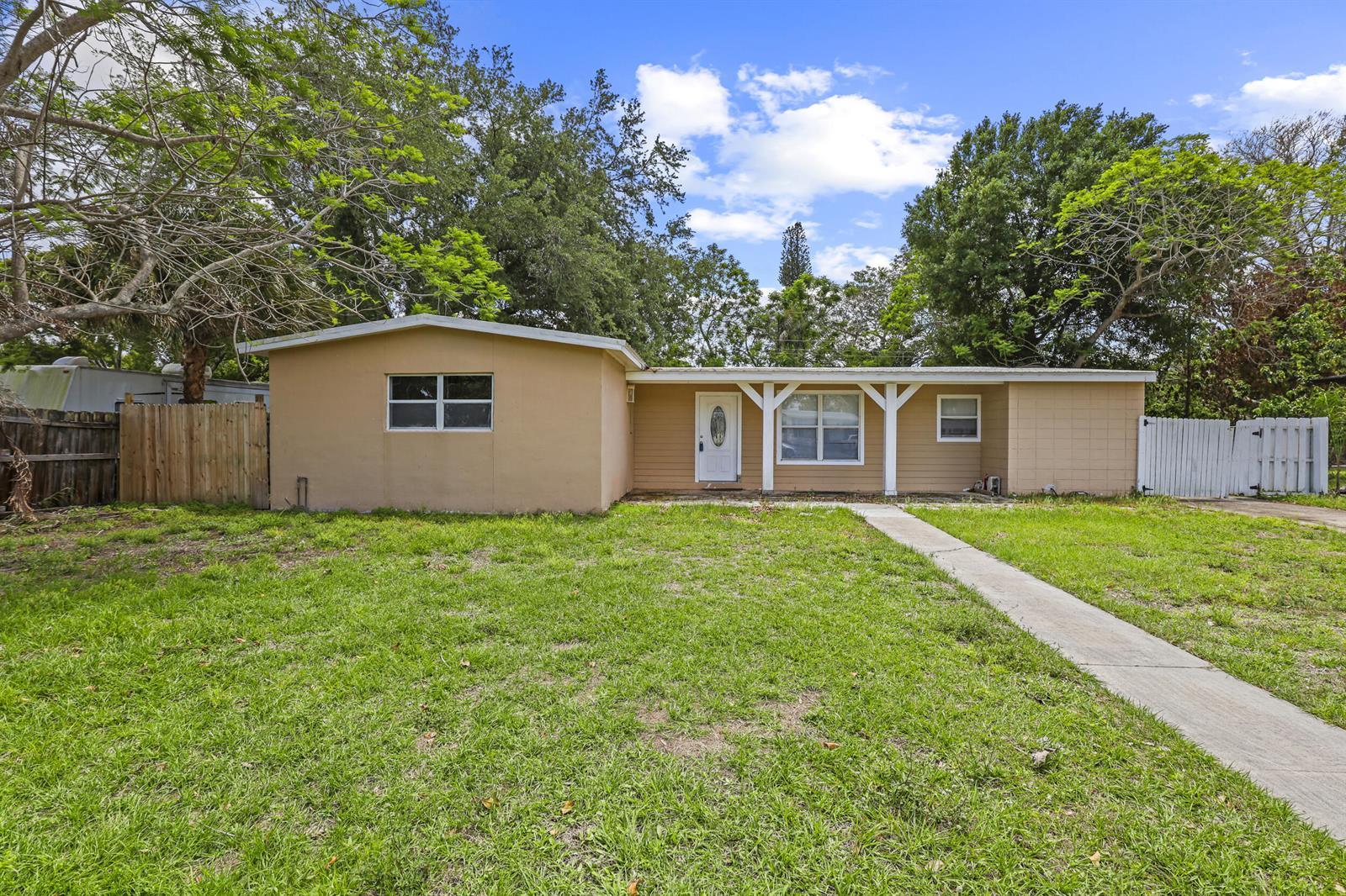 180 SE Serenata Court, Port St. Lucie FL 34983