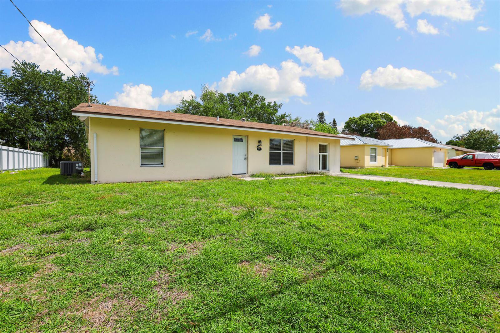 333 SW Lucero Drive, Port St. Lucie FL 34983 photo 4