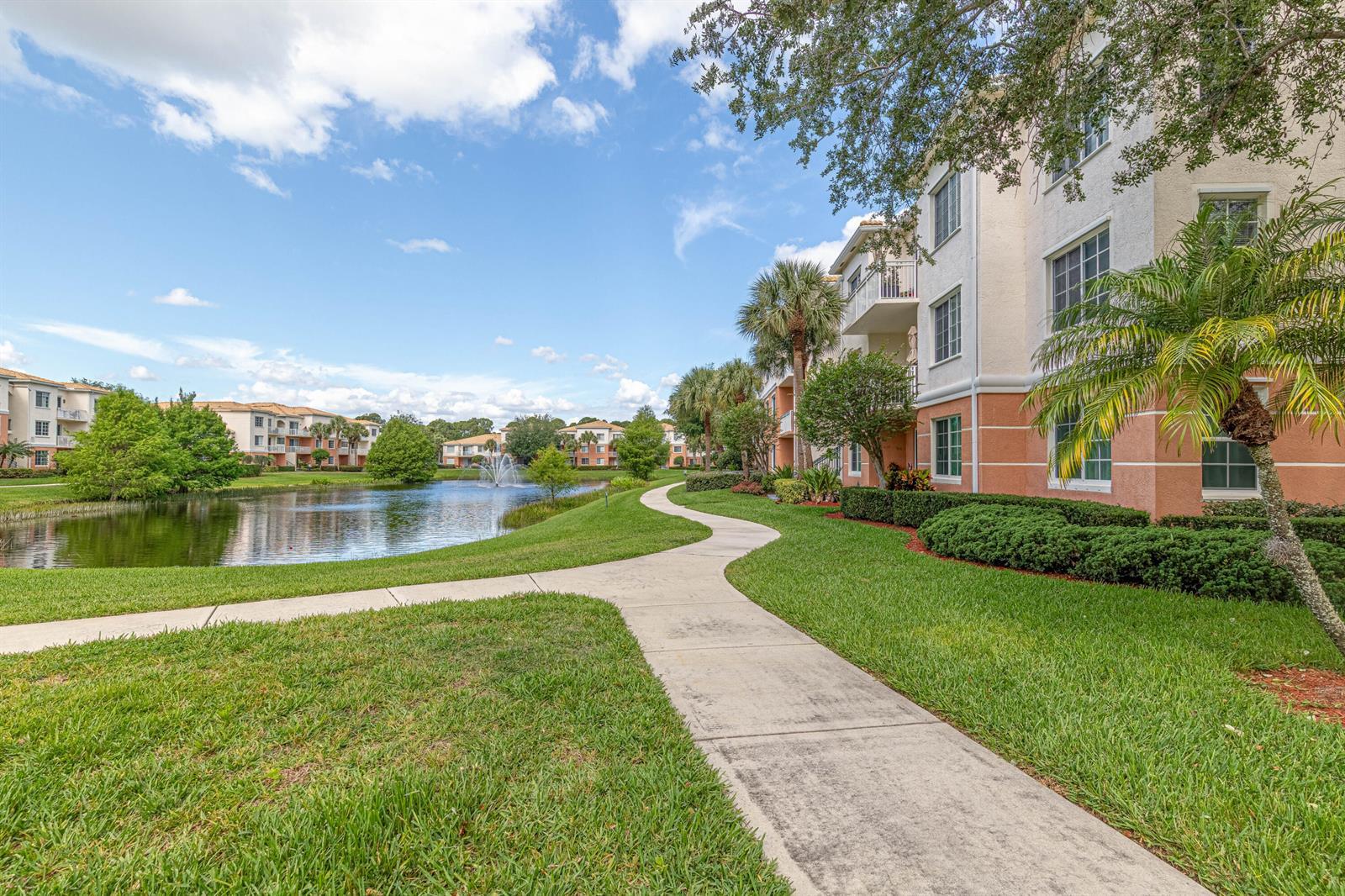 6101 Myrtlewood Circle W, Palm Beach Gardens FL 33418
