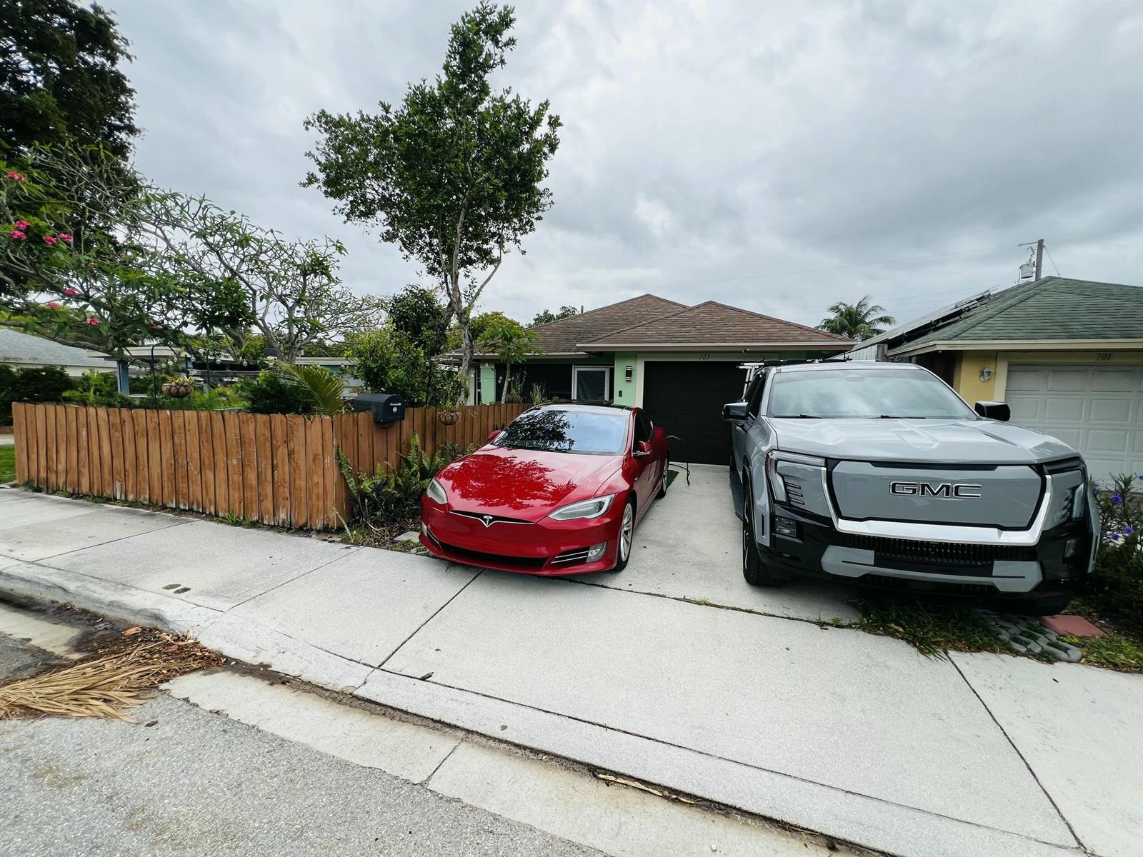 703 S A Street S, FL 33460 photo 3
