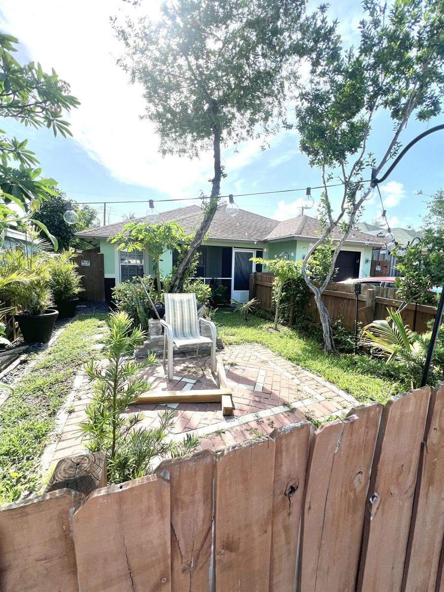 703 S A Street S, FL 33460 photo 4