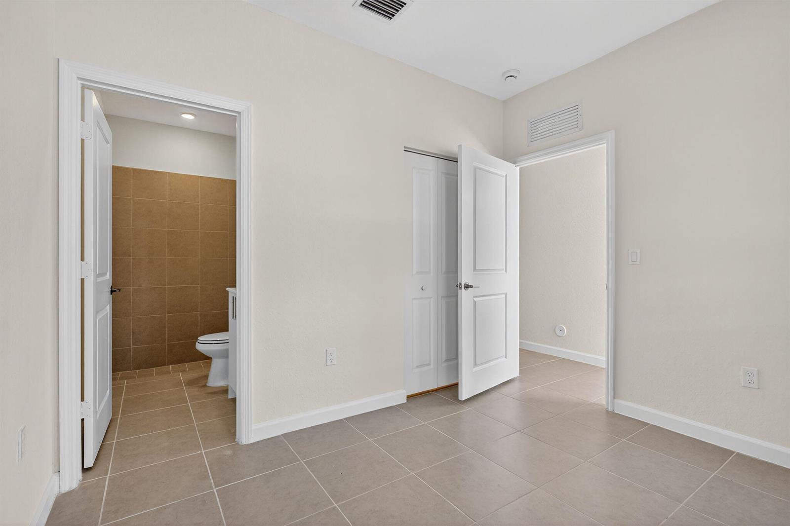 13865 SW 261st Street, FL 33032 photo 2