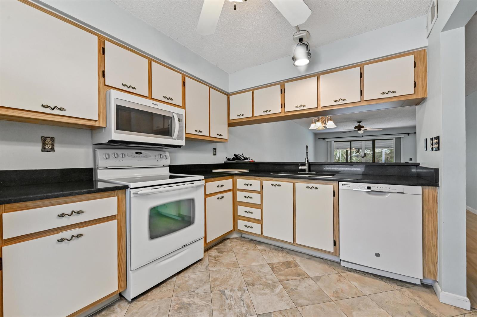 1701 Sabal Ridge Circle # B, Palm Beach Gardens FL 33418 photo 5