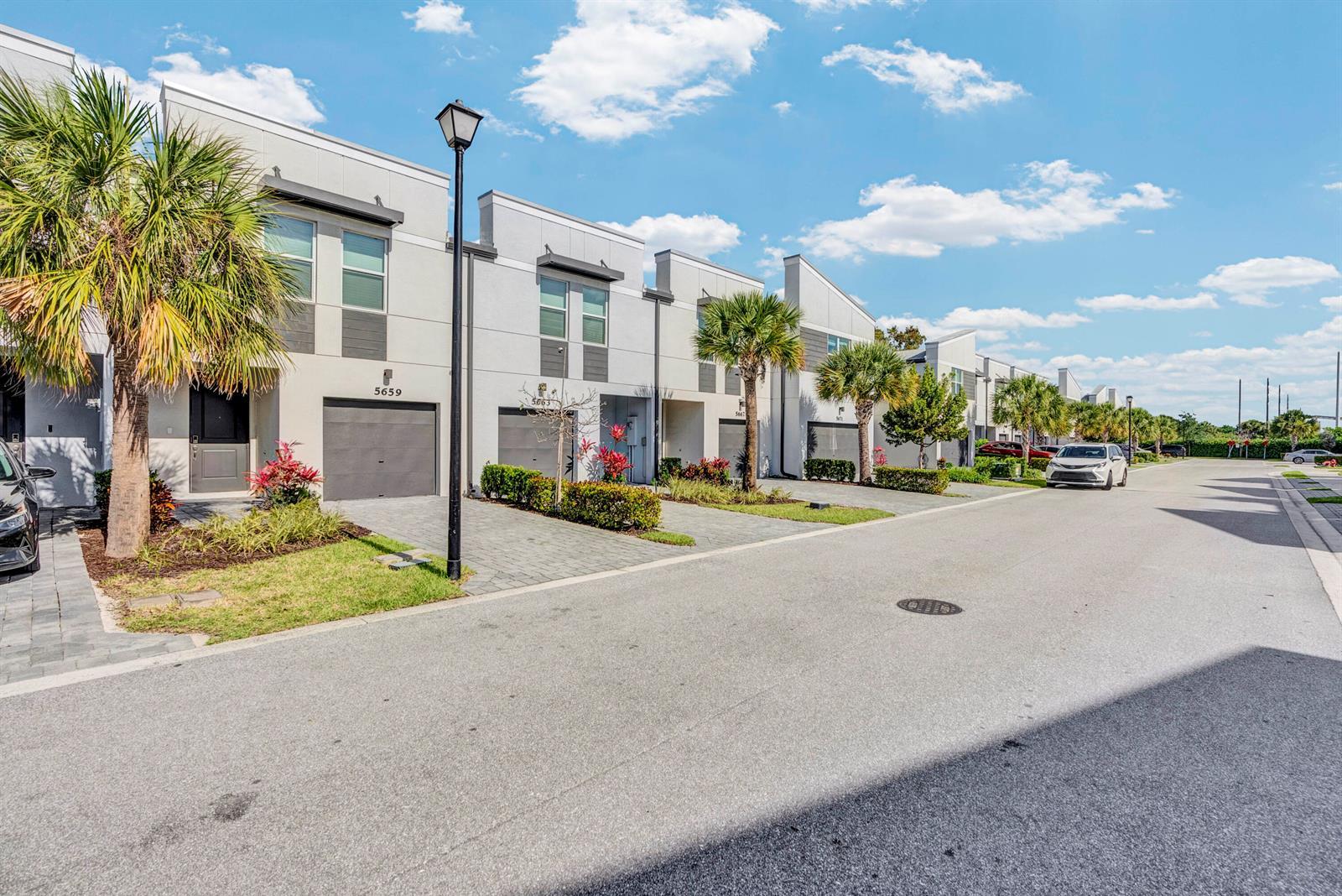 5659 Enclave Drive, Riviera Beach FL 33407 photo 2