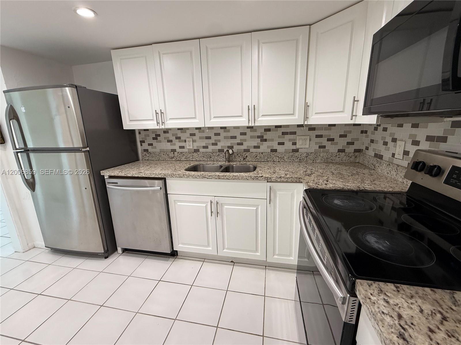 400 Kings Point Dr # 608, Sunny Isles Beach FL 33160 photo 2