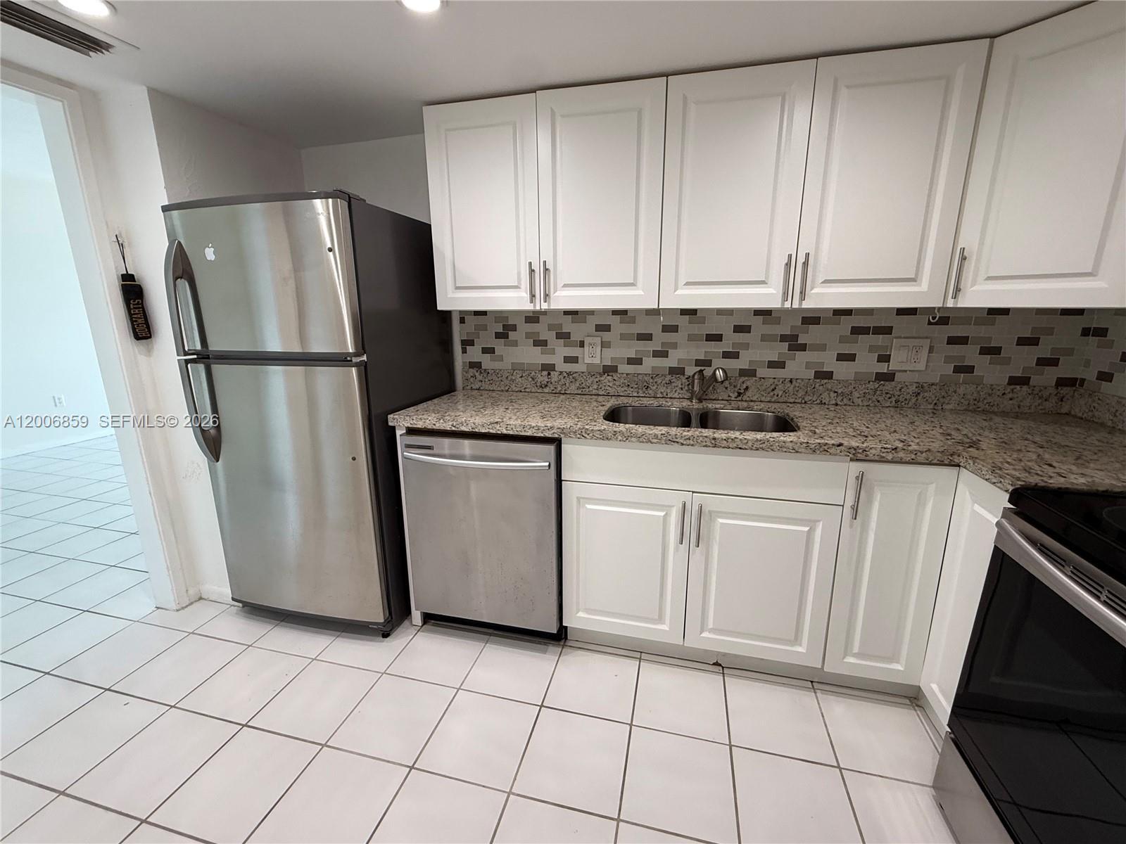 400 Kings Point Dr # 608, Sunny Isles Beach FL 33160 photo 3