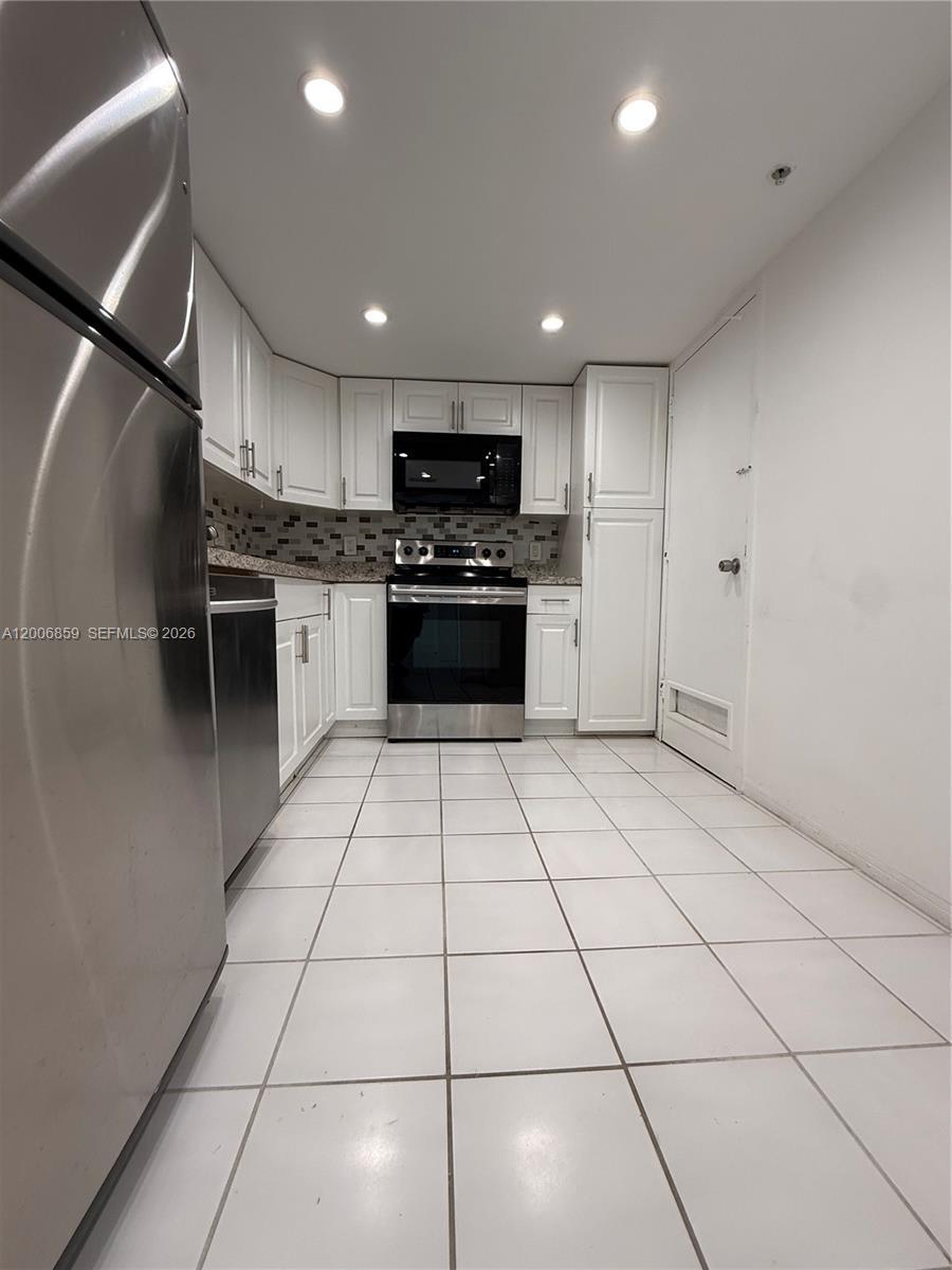 400 Kings Point Dr # 608, Sunny Isles Beach FL 33160 photo 5
