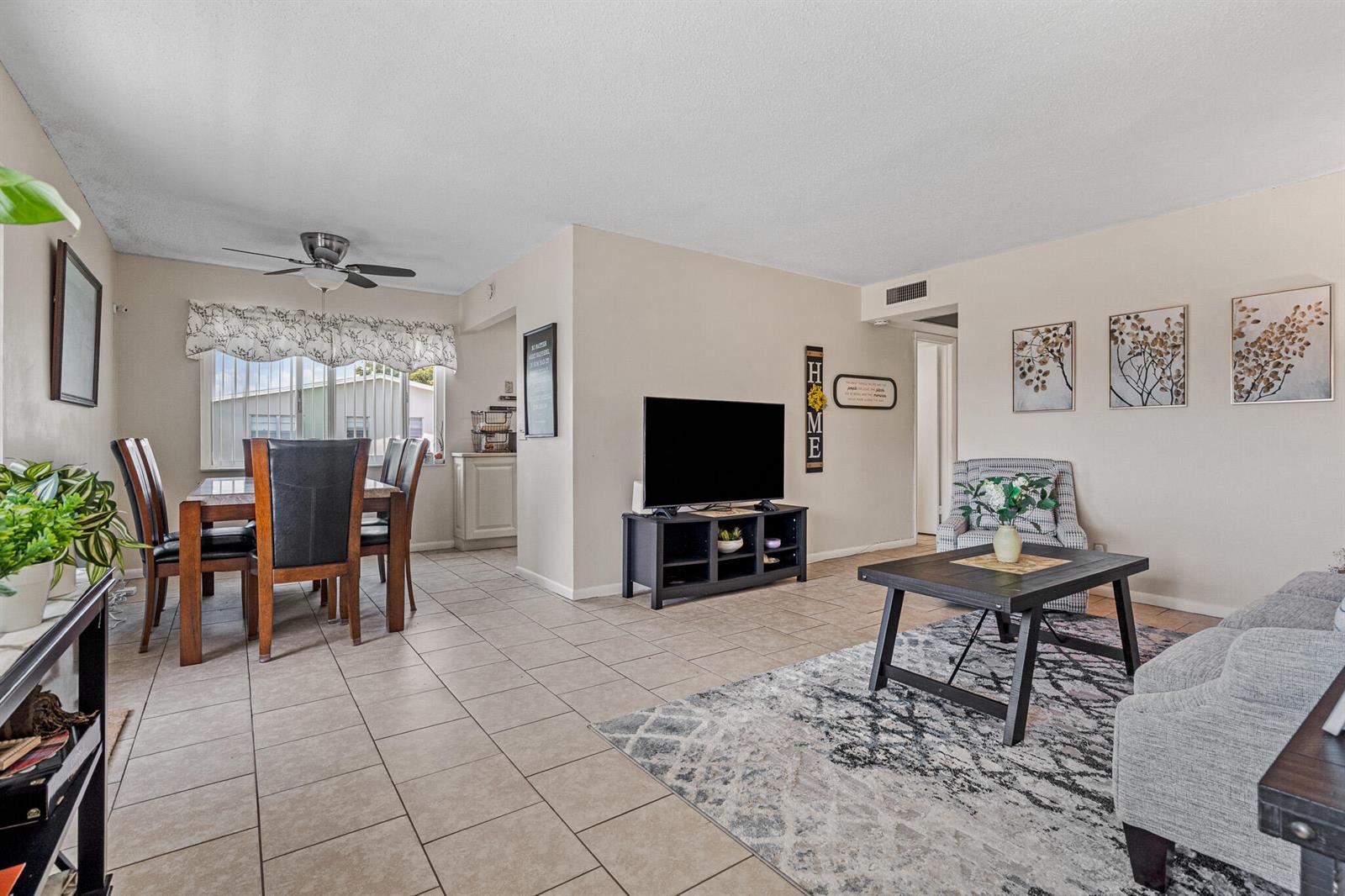 167 Cambridge G, West Palm Beach FL 33417