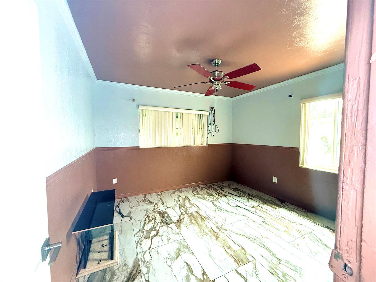 14725 NE 8th Avenue, Miami FL 33161 photo 2