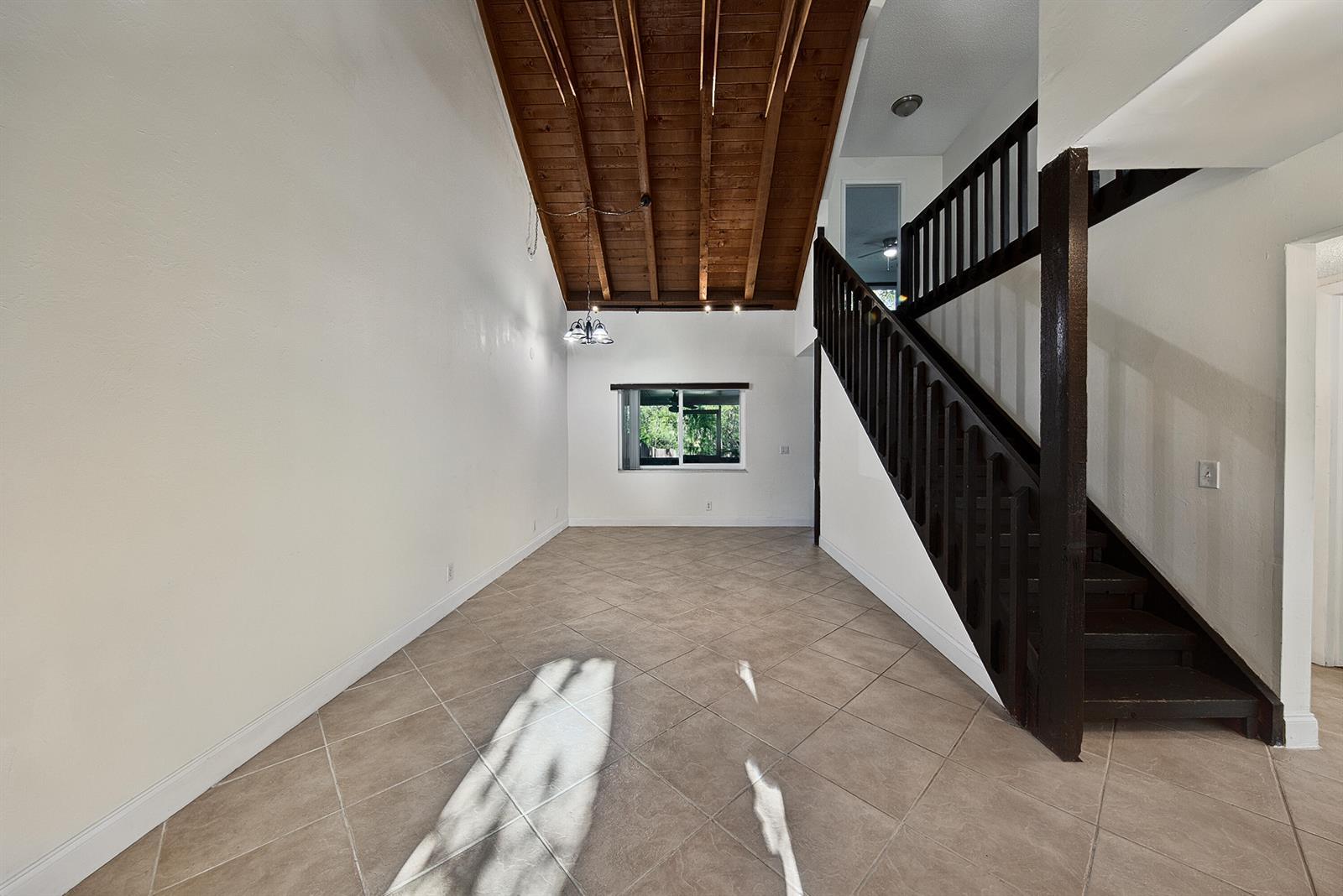 191 NE 6th Court, Dania Beach FL 33004 photo 2