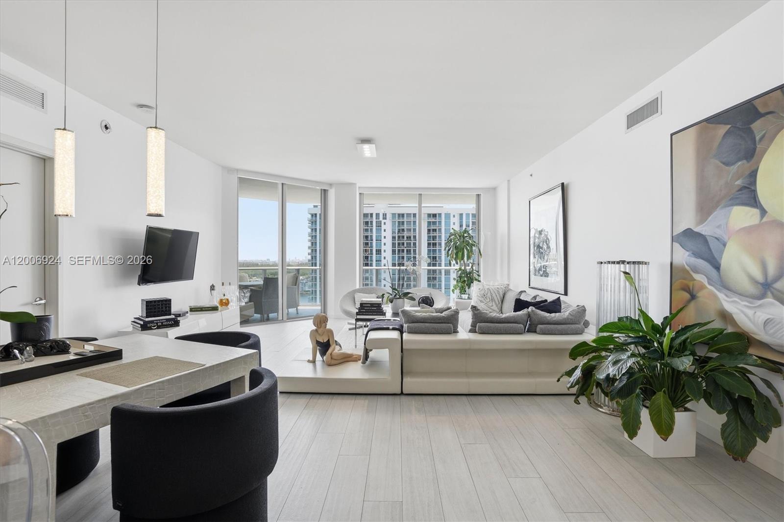 17301 Biscayne Blvd # 1905, North Miami Beach FL 33160 photo 4