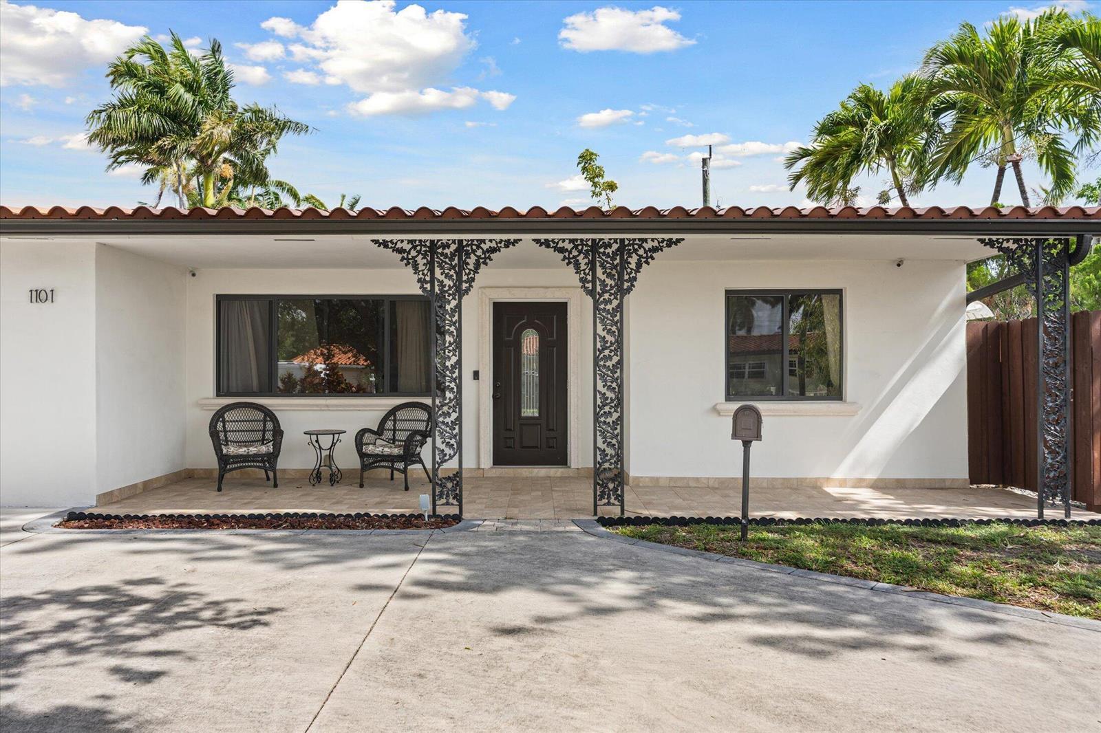1101 NE 4th Court, Hallandale Beach FL 33009 photo 2