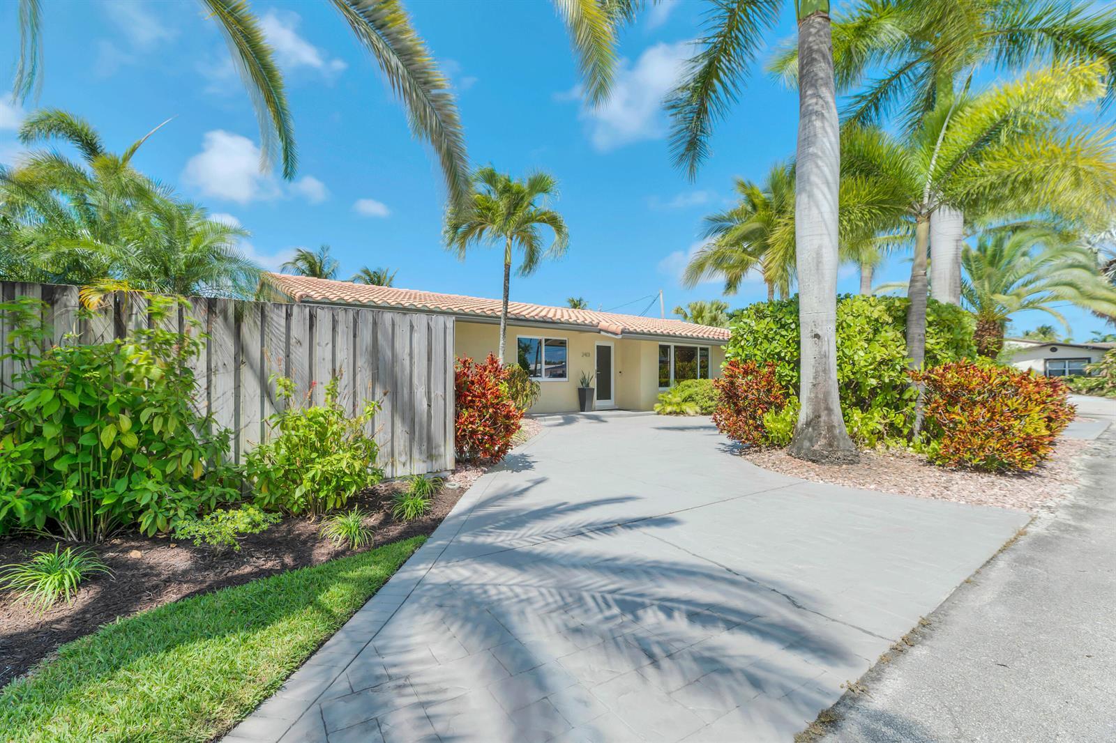 2401 NE 17th Terrace, Wilton Manors FL 33305 photo 2