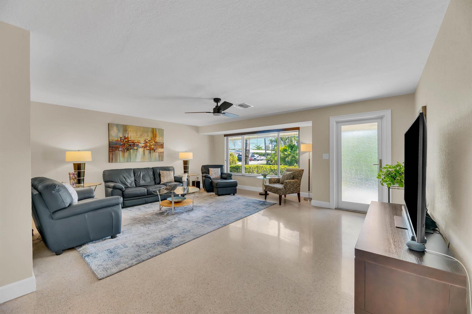 2401 NE 17th Terrace, Wilton Manors FL 33305 photo 3